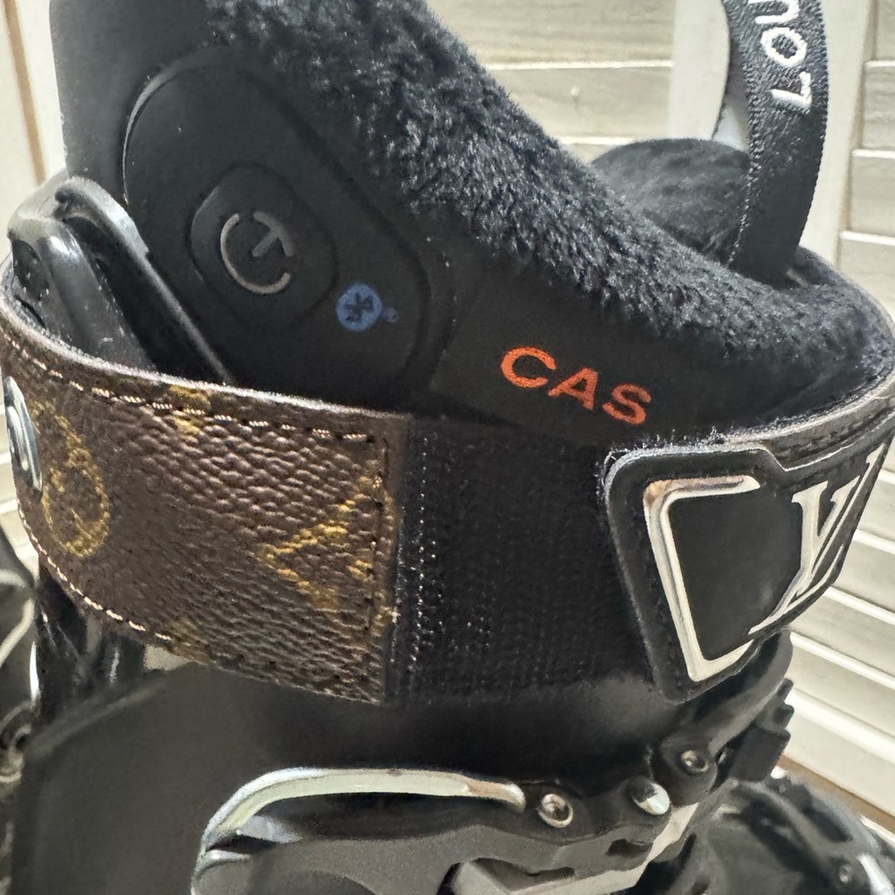 SOLD
Louis Vuitton Limited Edition Heated Ski Boots - Picture 13 of 16